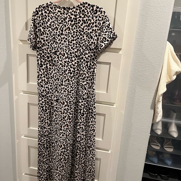 Old Navy knit dress with pockets size medium - Picture 3 of 4